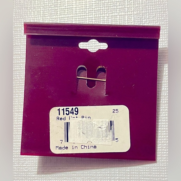 Vintage SPOONTIQUES Gold tone Red Hat Ladies Brooch Pin - Picture 9 of 9